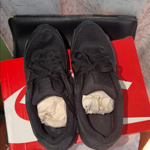 Nike Triple Black Mesh Sneakers - Picture 2 of 4